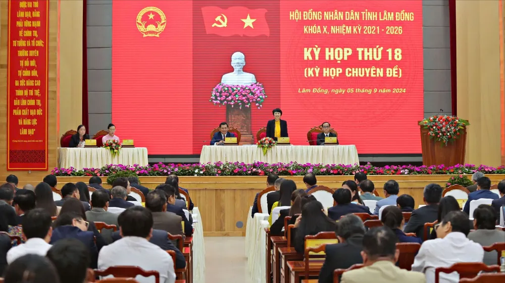 100% đại biểu đồng ý thành lập huyện Đạ Huoai mới. Ảnh: VÕ TÙNG tinh-lam-dong-b.jpg