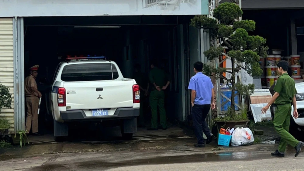Công an, VKS huyện Bảo Lâm khám xét Công ty Việt Anh. Công an khám xét trụ sở Công ty Việt Anh
