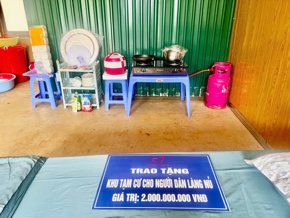 Tập đoàn VinGroup tài trợ 2 tỉ đồng để hoàn thiện khu nhà tạm. thon-lang-nu-4.jpg