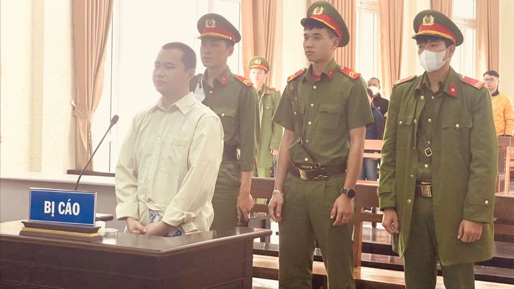 Hoàng Việt Khánh bị phạt 8 năm tù vì tuyên truyền chống phá nhà nước. Ảnh: VÕ TÙNG Bị phạt 8 năm tù vì đăng tải 126 bài viết chống đối nhà nước