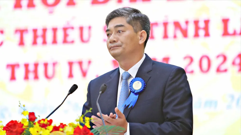 Ông Y Vinh Tơr -Phó Chủ nhiệm Ủy ban Dân tộc phát biểu chúc mừng và chỉ đạo tại đại hội. Ảnh: VT tinh-lam-dong-dt.jpg