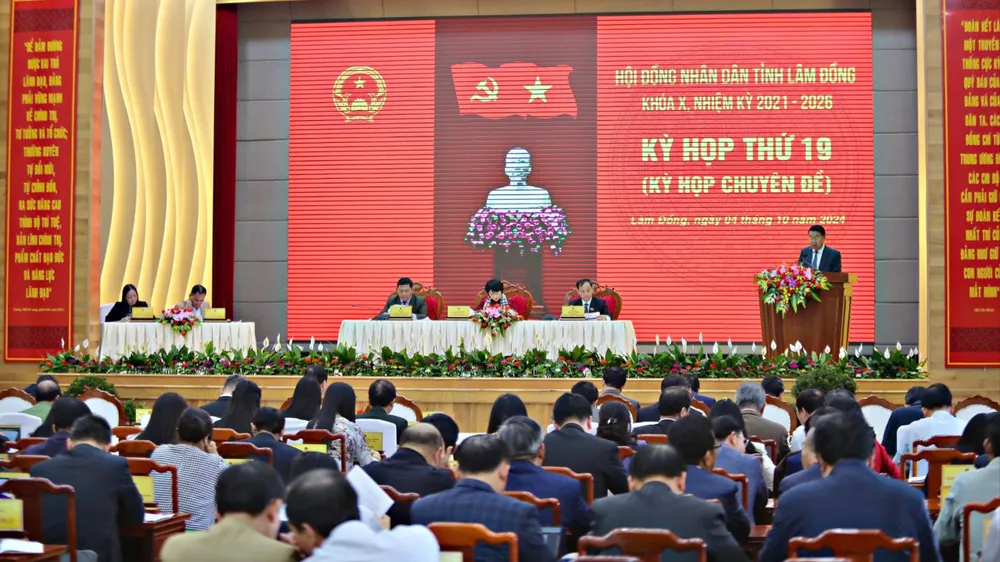 Kỳ họp thứ 19 đã thông qua Đồ án điều chỉnh tổng thể TP Đà Lạt và vùng phụ cận. VT