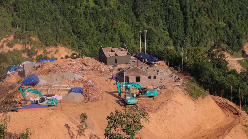 Người dân thôn Kho Vàng háo hức chờ 'được chuyển nhà' lần thứ ba trong năm