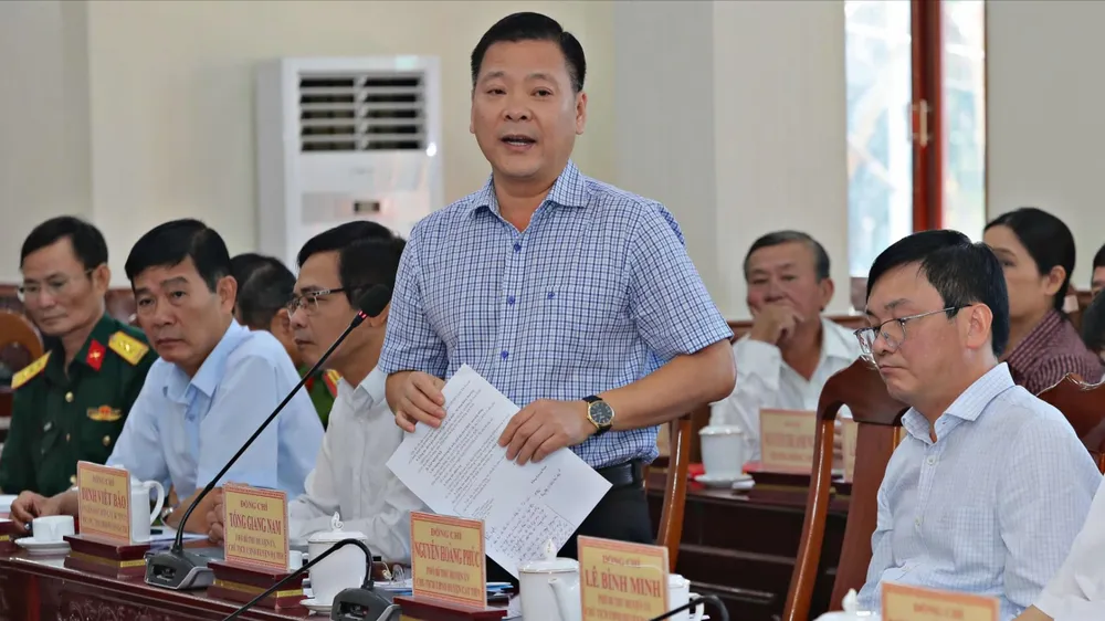 Chủ tịch UBND huyện Đạ Tẻh - Tống Giang Nam phát biểu tại hội nghị. Ảnh: VT huyen-da-huoai-n.jpg