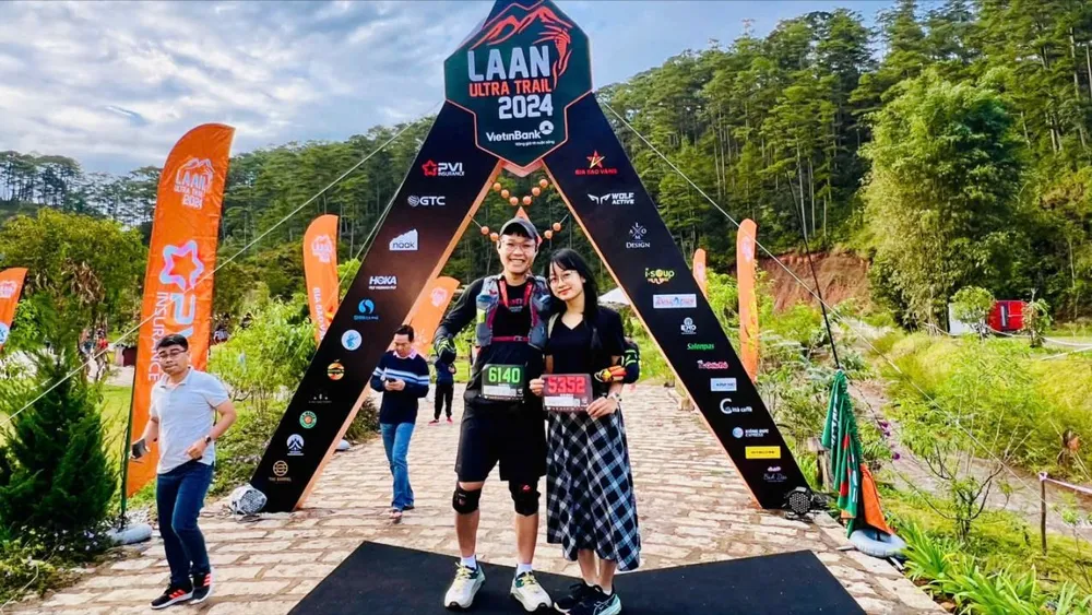 2 vợ chồng từ Hà Nội vào Đà Lạt chạy 155 km