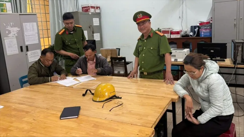 Mạo danh cán bộ Sở GD&ĐT tỉnh Lâm Đồng để lừa chạy chuyển trường, lấy tiền tỉ của hàng chục giáo viên