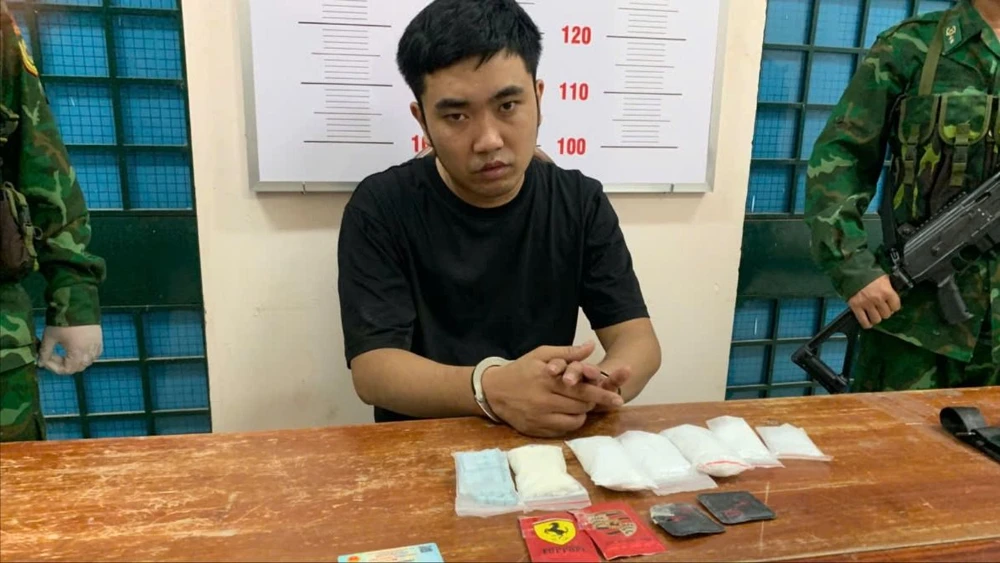 Mang ma tuý từ Campuchia về Việt Nam lấy 30 triệu tiền công