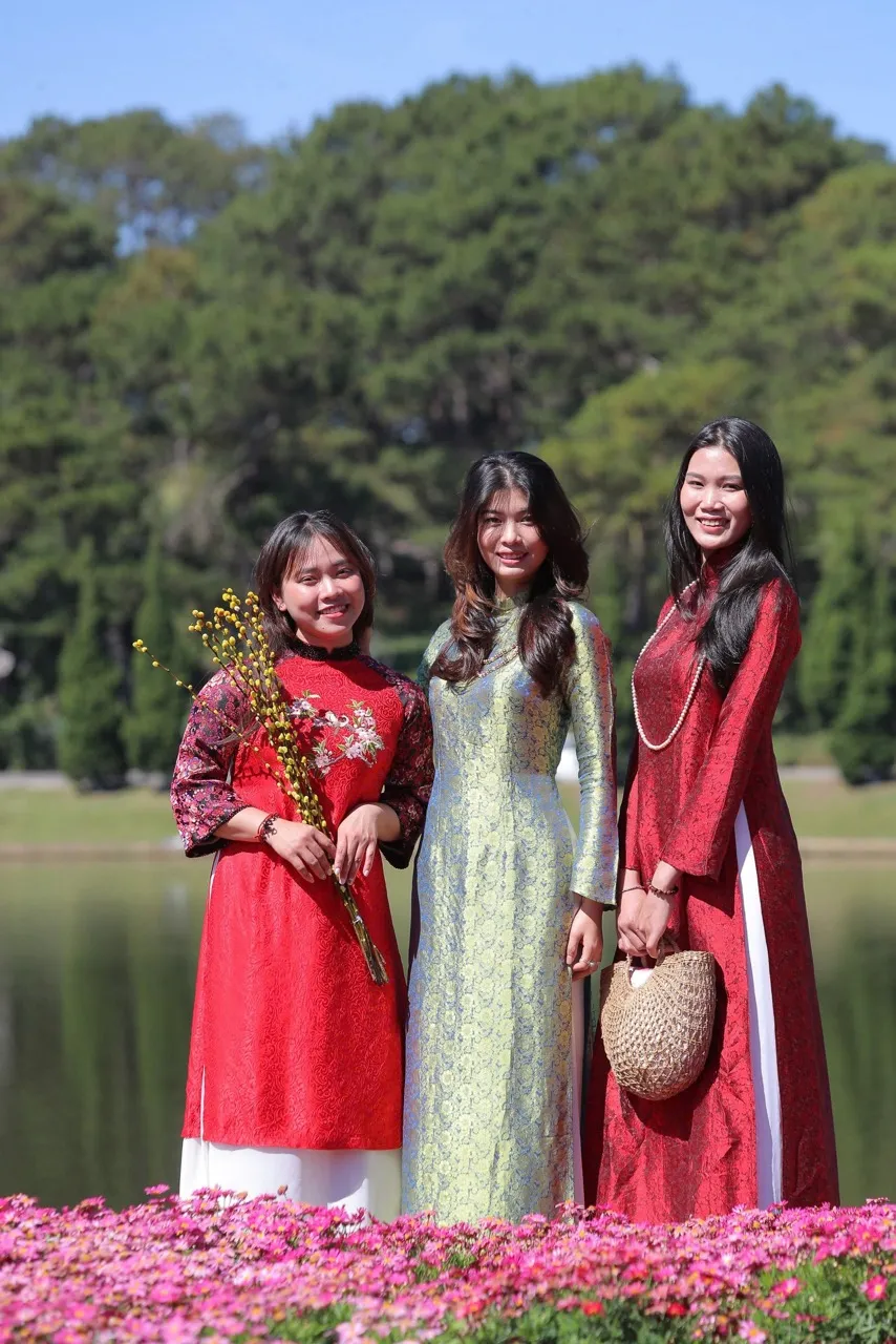 z6276351777565_ea74d02f4f36816e2306079a34e37fbb lớn.jpeg