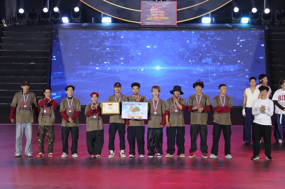 KALLUS - Á quân hạng mục Battle.jpg