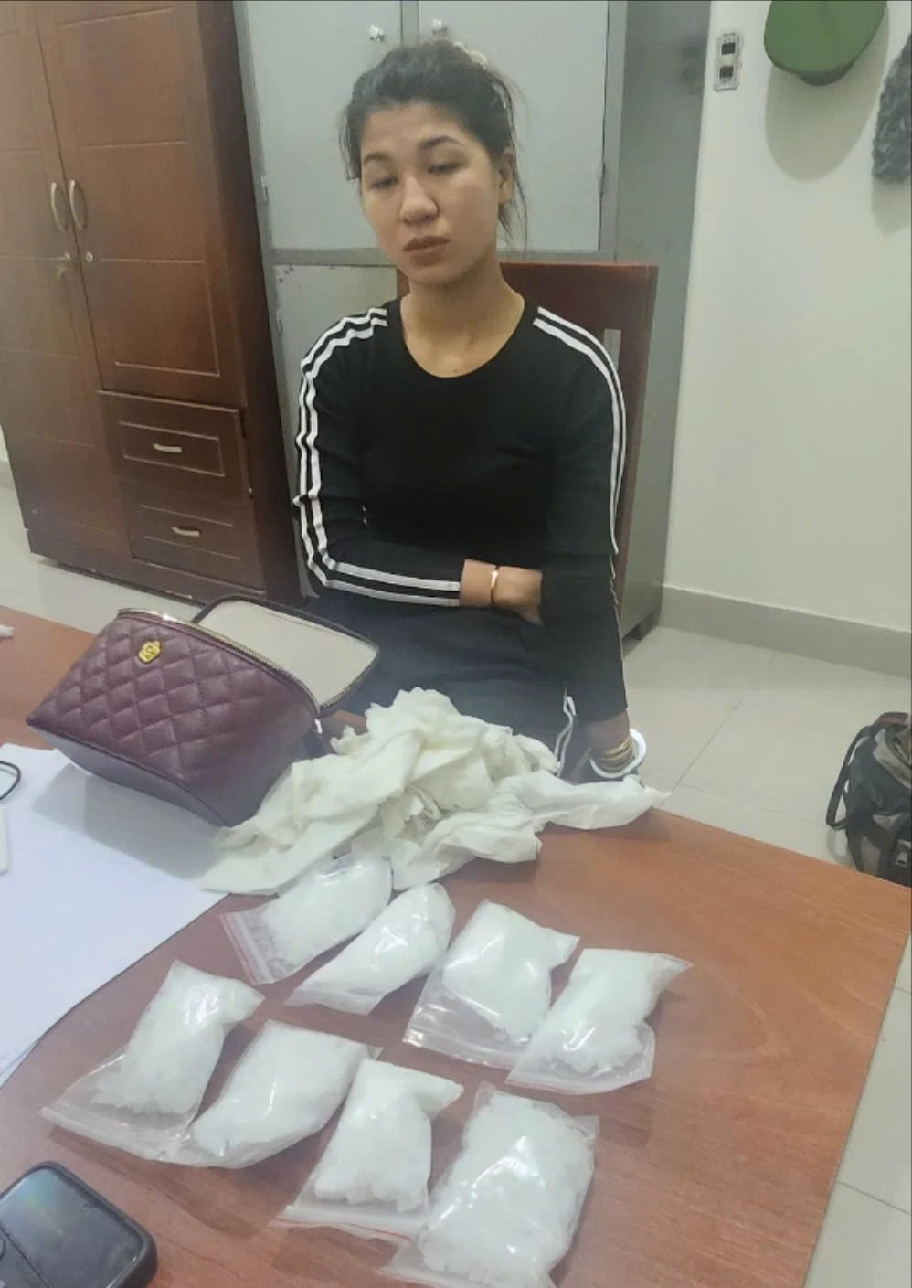 Công an tỉnh Lâm Đồng bắt cô gái mua nửa ký ma tuý về để bán lẻ Công an tỉnh Lâm Đồng bắt cô gái mua nửa ký ma tuý về để bán lẻ