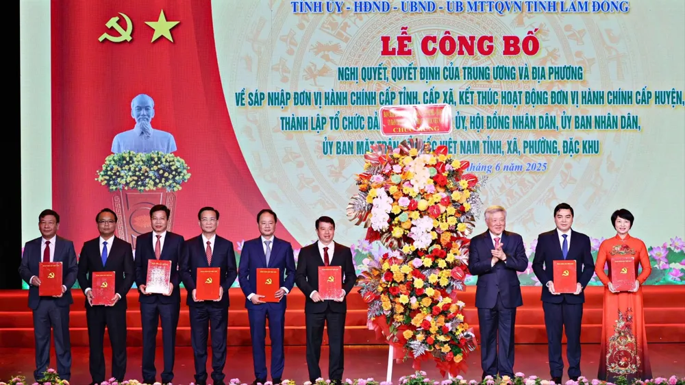 Tỉnh Lâm Đồng cùng cả nước bước vào kỷ nguyên giàu mạnh, thịnh vượng