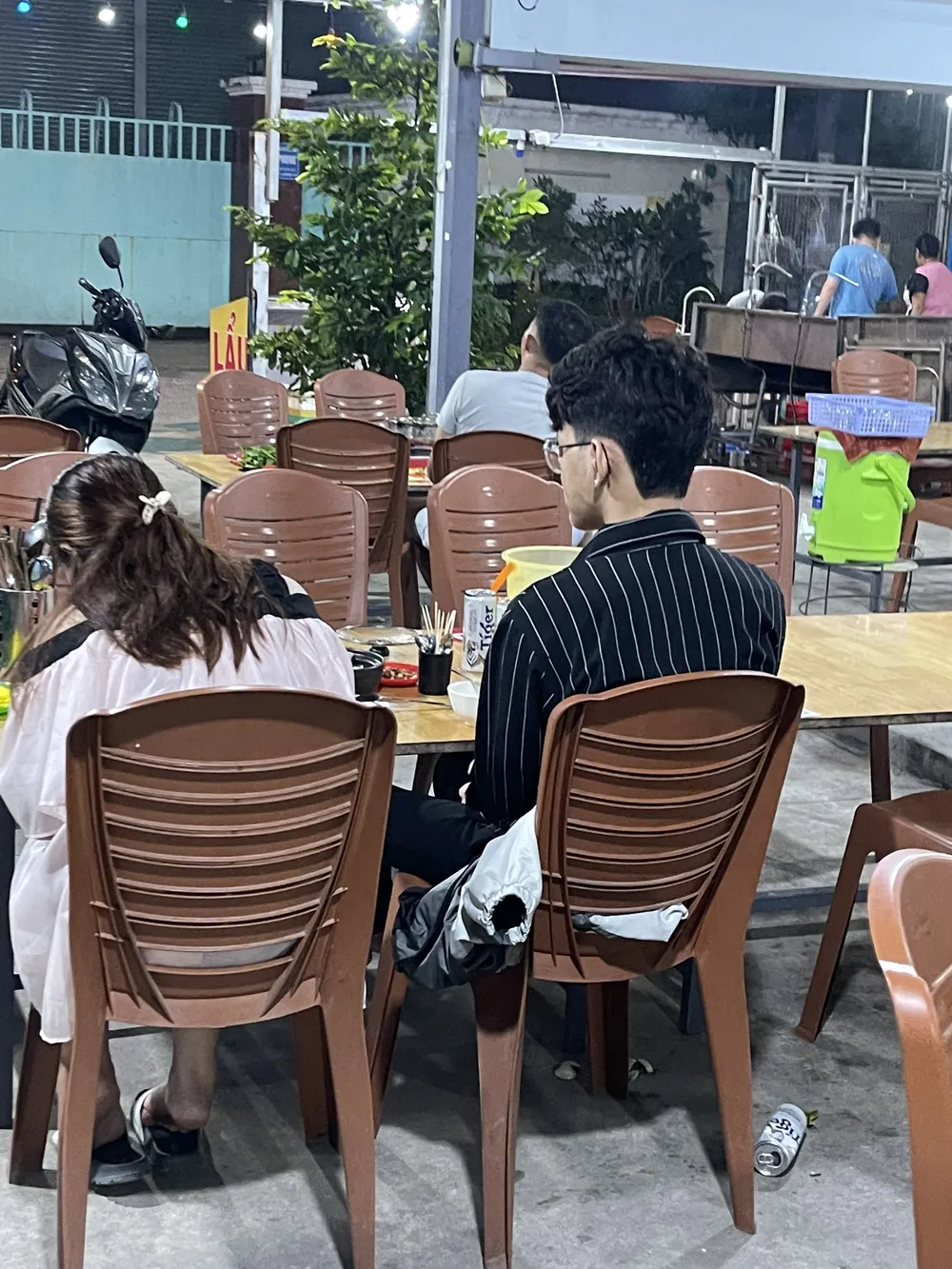 dân nhậu quay xe.jpg