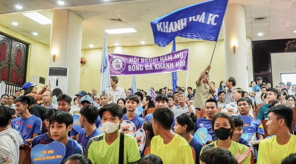 Khánh Hòa lập Hội Người hâm mộ bóng đá Khánh Hòa. Ảnh: XUÂN HOÁT. A1.jpg