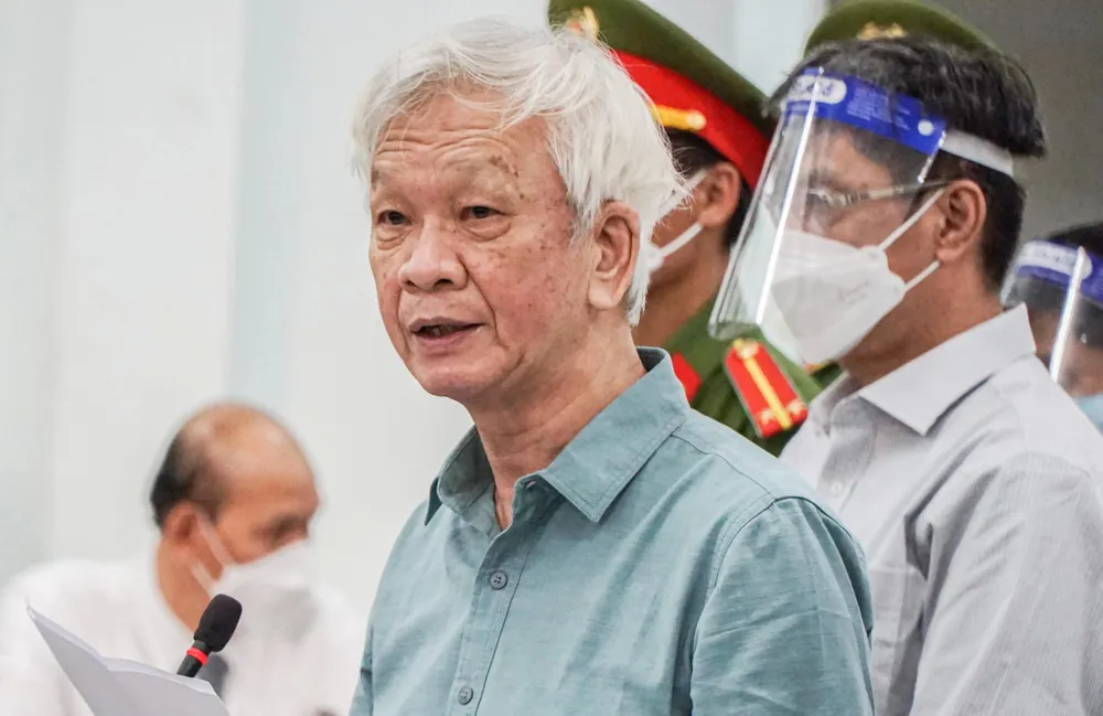 Ông Nguyễn Chiến Thắng, cựu chủ tịch UBND tỉnh Khánh Hòa bị xét xử trong hồi năm 2022. Ảnh: XUÂN HOÁT cựu chủ tịch.jpg