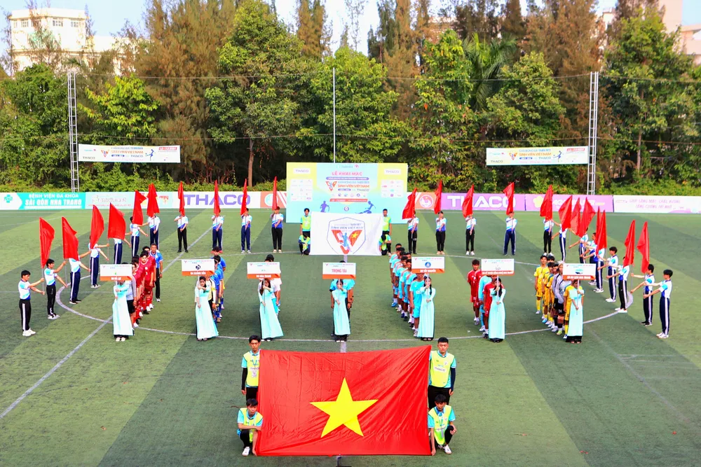 Giải có sáu đội tham dự. Ảnh: BD sinh-viên.jpg