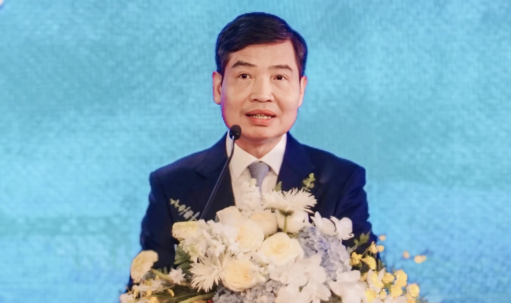 Ông Tạ Anh Tuấn, Chủ tịch UBND tỉnh Phú Yên, cam kết tỉnh sẽ tạo điều kiện tốt nhất cho các nhà đầu tư. Ảnh: KM phú yên.jpg