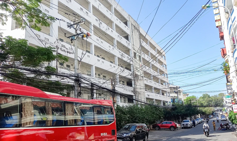 Ký túc xá trường Đại học Nha Trang, nơi bệnh nhân mắc cúm gia cầm A/H5 ở đã được phun khử khuẩn. Ảnh: XH cúm A.jpg