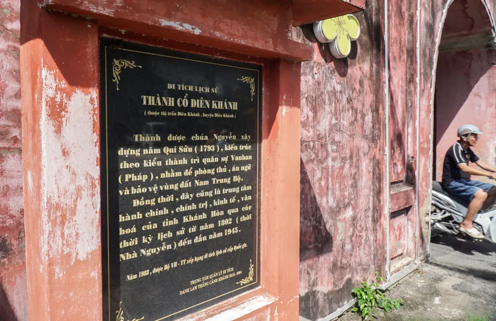 Thị trấn Diên Khánh có di tích lịch sử quốc gia thành cổ Diên Khánh. Ảnh: XUÂN HOÁT 2.jpg