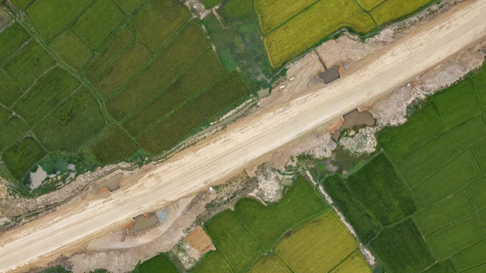 Cao tốc Khánh Hòa - Buôn Ma Thuột đang dần hình thành. Ảnh: XUÂN HOÁT DJI_0128.jpg