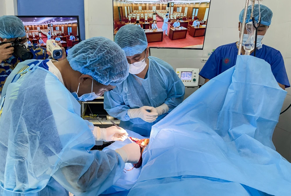 Trực thăng EC-225.jpg