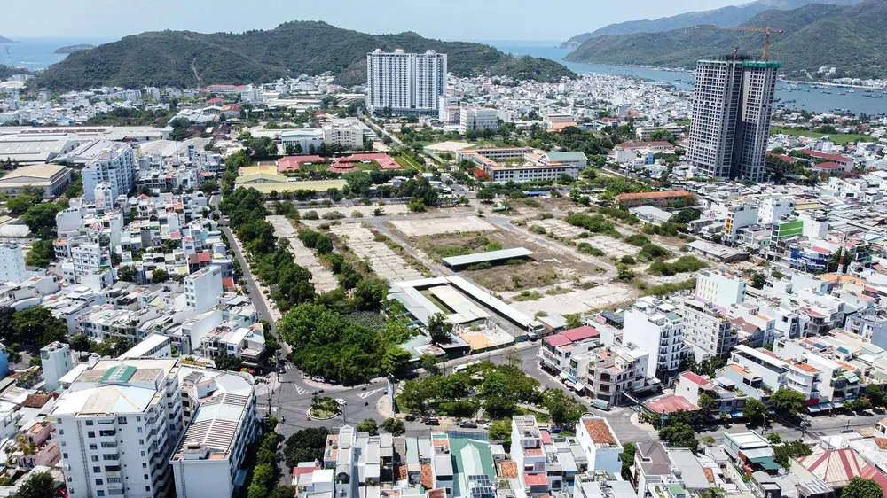 Khu đất kho cảng Bình Tân có vị trí đắc địa sắp được đưa ra đấu giá. Ảnh: XUÂN HOÁT cơ sở nhà.webp
