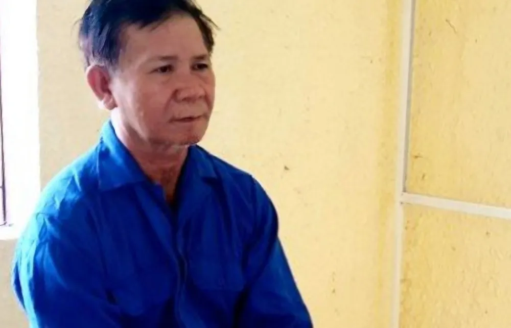 Trần Đức Hùng khai nhận dùng thuốc diệt cỏ đầu độc vợ cũ. Ảnh: HH Đổ thuốc diệt cỏ vào đồ ăn sáng để đầu độc vợ cũ