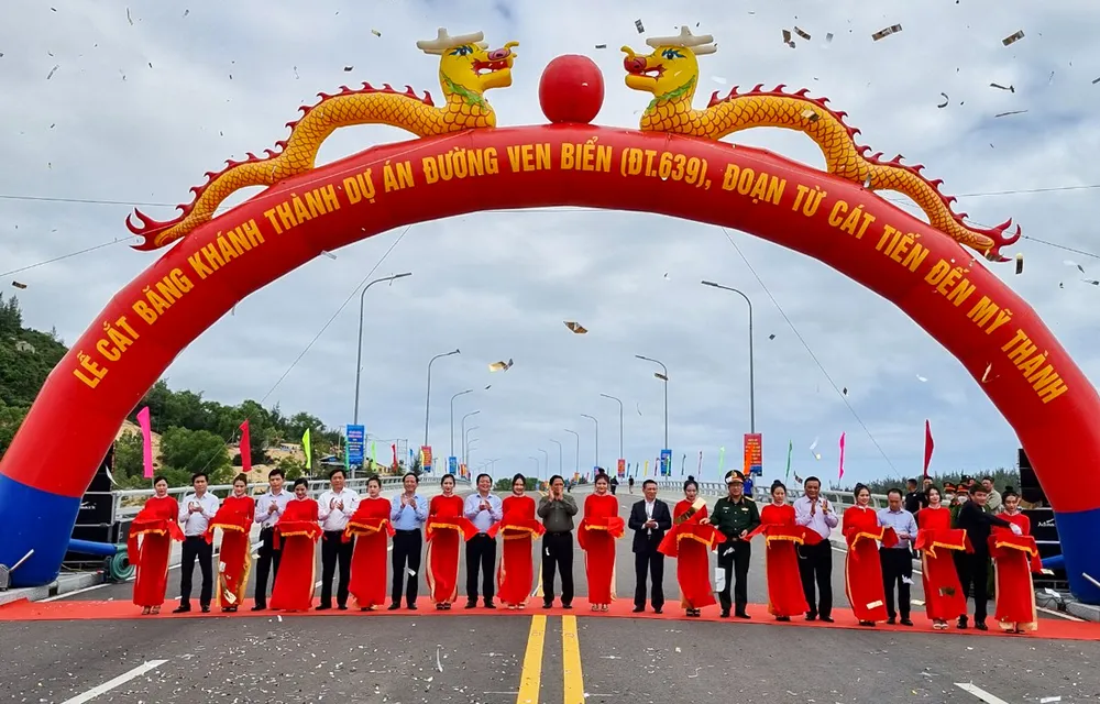 Khánh thành đường ven biển Bình Định đoạn Cát Tiến - Mỹ Thành hồi tháng 2-2023. Ảnh: QN Đề Gi - Mỹ Thành.jpg