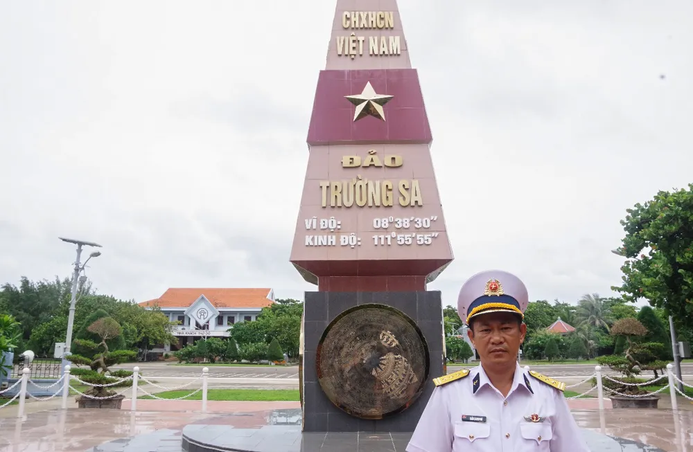 Thượng tá Trần Quang Phú, Chỉ huy trưởng, đảo Trường Sa. Ảnh: HOÀNG VĂN THẢO TRƯỜNG SA 1.jpg