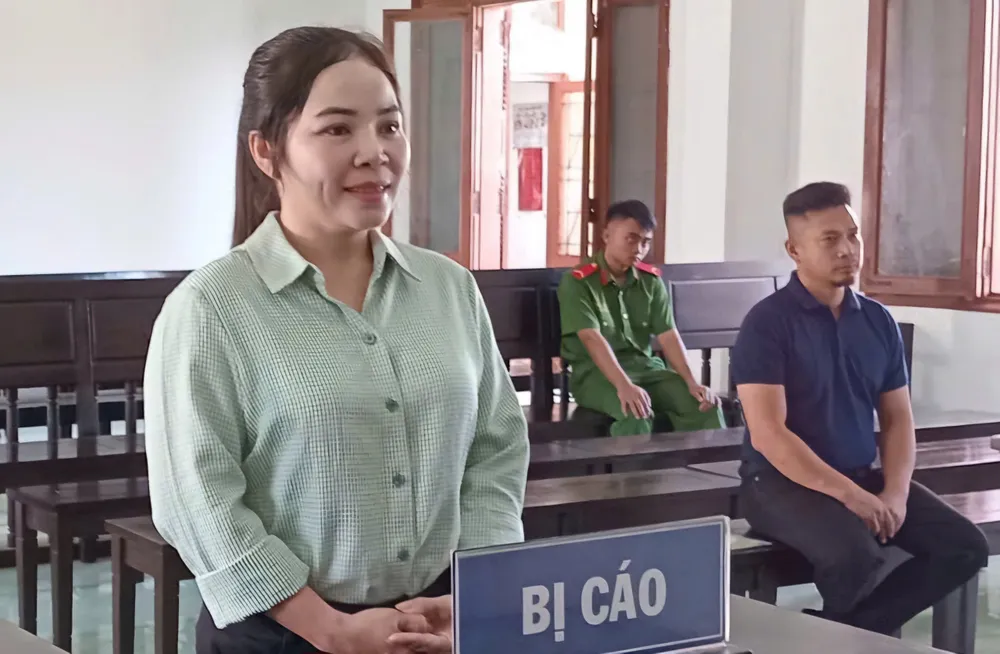 Vũ Thị Lan Anh tại phiên tòa. Ảnh: THẾ MINH quyền sử dụng đất.jpg