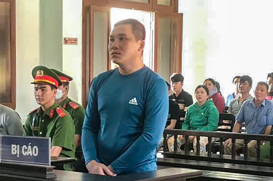 Lê Minh Khoa tại phiên tòa phúc thẩm. Ảnh: THẾ MINH đâm chết bạn.jpg