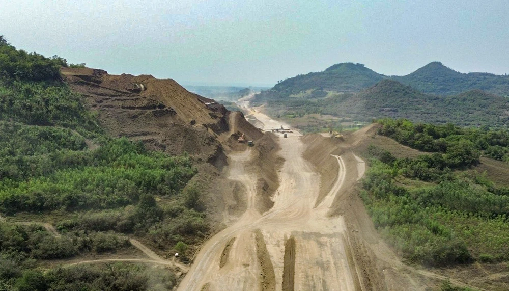 cao tốc Quy Nhơn - Chí Thạnh.jpg