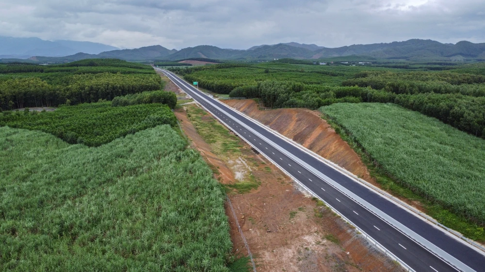 Cũng theo Ban Quản lý dự án 7, với tiến độ hiện nay, dự án có khả năng hoàn thành vào ngày 30-4-2025, trước tám tháng so với kế hoạch.