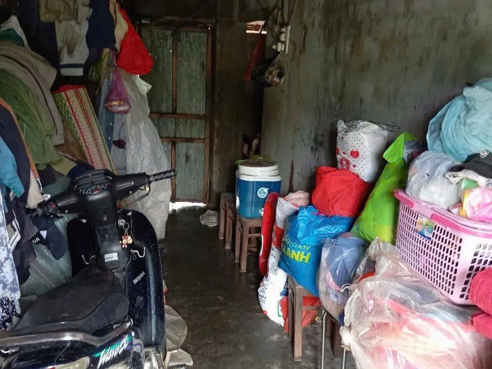 lật xe công nông.jpg