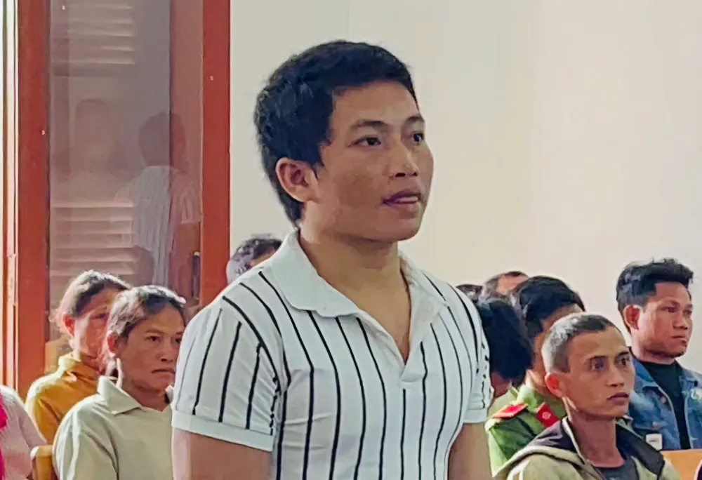 Vợ chồng em gái.jpg