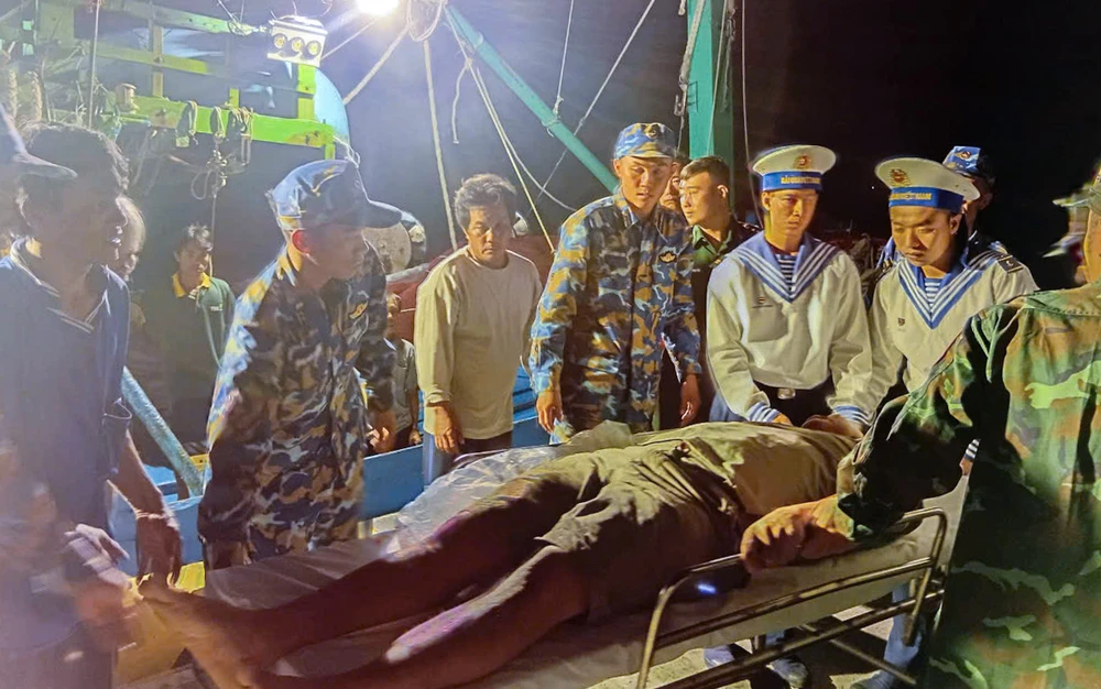 dập nát bàn tay.jpg