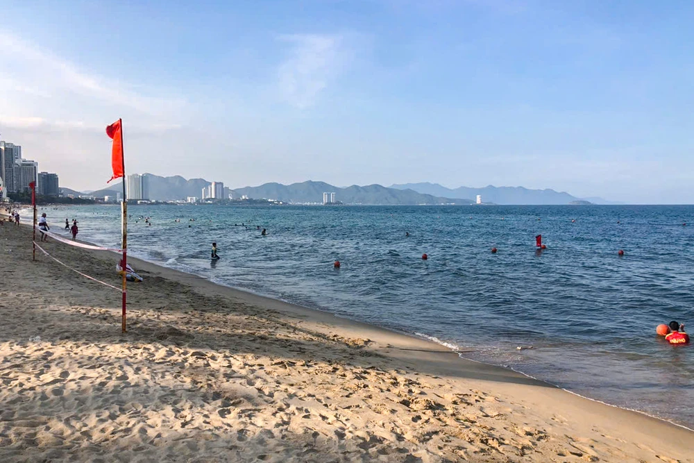 sà lan bị vùi lấp.jpg