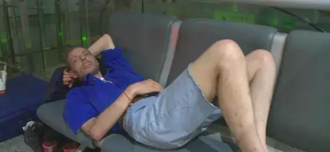 chờ bạn gái 10 ngày