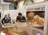 Hamburger đãi Tổng thống Trump cháy hàng ở Nhật