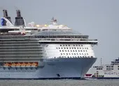 Gần 500 người trên tàu du lịch hạng sang gặp dịch bệnh