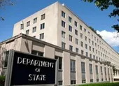 COVID-19: Ông Trump bị chuyên gia 'sửa lưng', báo chí hỏi vặn ảnh 4 Mỹ ngừng xét cấp thị thực trên cả toàn cầu vì COVID-19
