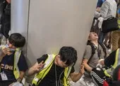 Hong Kong: Sinh viên mang 5 quả bom xăng bị phạt tù 1 năm ảnh 3 Cảnh sát Hong Kong bắt hơn 200 người biểu tình