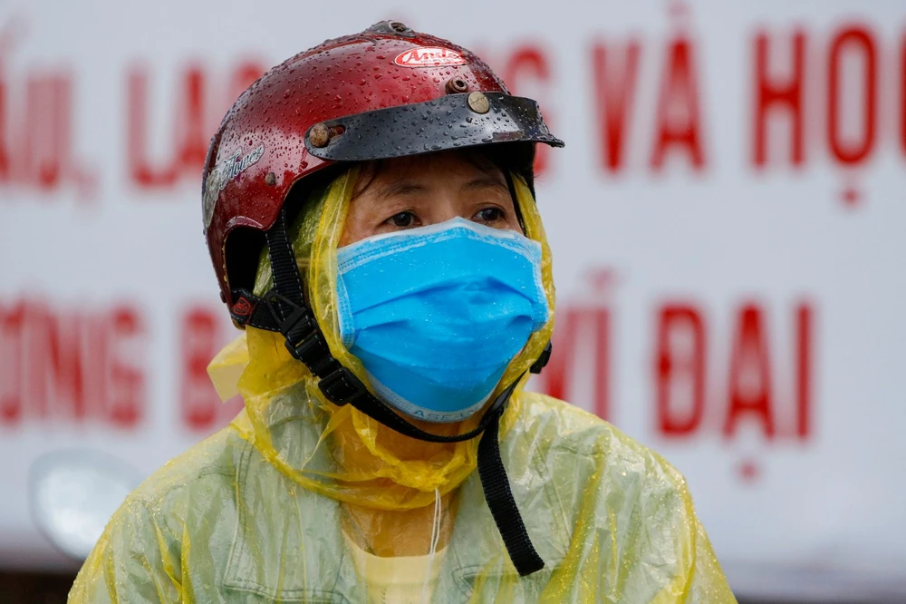 dam-mua-doi-con-thi-tot-nghiep