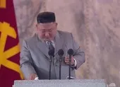 Hàn Quốc kêu gọi Triều Tiên xây 'không gian cùng chung sống' ảnh 2 Ông Kim rơi nước mắt tại lễ duyệt binh: 'Tôi thật sự xin lỗi'
