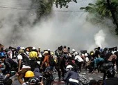 Mỹ đóng băng tài khoản 1 tỉ USD của quân đội Myanmar ảnh 4 LHQ yêu cầu quân đội Myanmar 'ngừng sát hại' người biểu tình