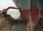 Sự cố kẹt kênh đào Suez: Tàu chở đầy đồ chơi tình dục lo bị lỗ ảnh 3 Vụ nghẽn kênh đào Suez: Mỹ đề nghị gửi hải quân hỗ trợ