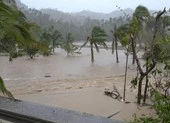 Siêu bão Surigae: Hơn 100.000 người Philippines phải sơ tán ảnh 3 Siêu bão Goni gây vỡ đê, làm 4 người chết ở Philippines