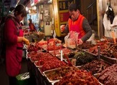 Dân mạng dậy sóng khi vợ đại sứ Bỉ tại Hàn Quốc tát người ảnh 2 Cư dân mạng Hàn - Trung tranh cãi nảy lửa về kim chi