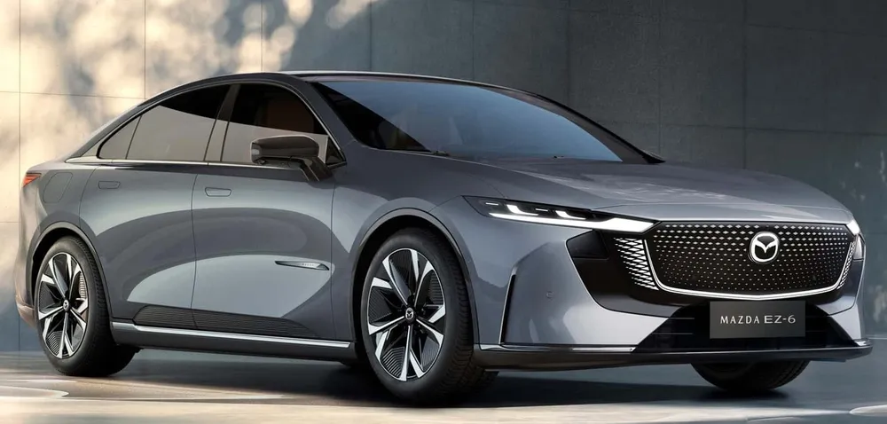 Mazda vừa ra mắt xe điện Mazda EZ-6 tại Trung Quốc, với phạm vi mở rộng 808 dặm (gần 1.300 km) có giá khởi điểm 19.600 USD (khoảng 490 triệu)