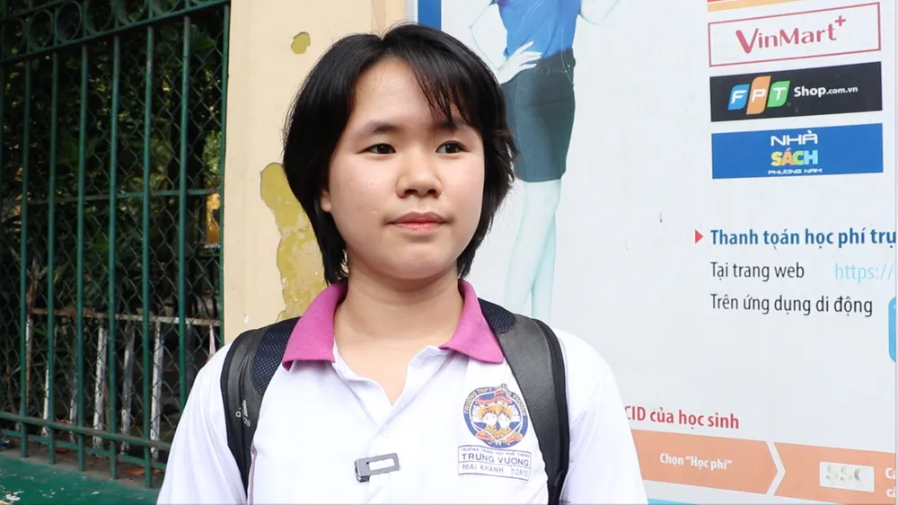 Trần Mai Khanh, học sinh trường THPT Trưng Vương quận 1 cho biết, năm nay đề thi đúng trọng tâm. Đề Văn năm nay rất hay và sáng tạo, trọng tâm về cuộc sống hiện nay. Ảnh: TRẦN MINH Trần Mai Khanh, học sinh trường THPT Trưng Vương quận 1 cho biết, năm nay đề thi đúng trọng tâm. Đề Văn năm nay rất hay và sáng tạo, trọng tâm về cuộc sống hiện nay. Ảnh: TRẦN MINH