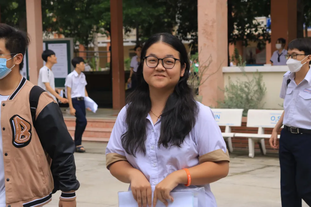 Thí sinh Hồng Phúc, chia sẻ đề thi năm nay khá vừa sức với em. Ảnh: VÕ THƠ Thí sinh Hồng Phúc, chia sẻ đề thi năm nay khá vừa sức với em. Ảnh: VÕ THƠ